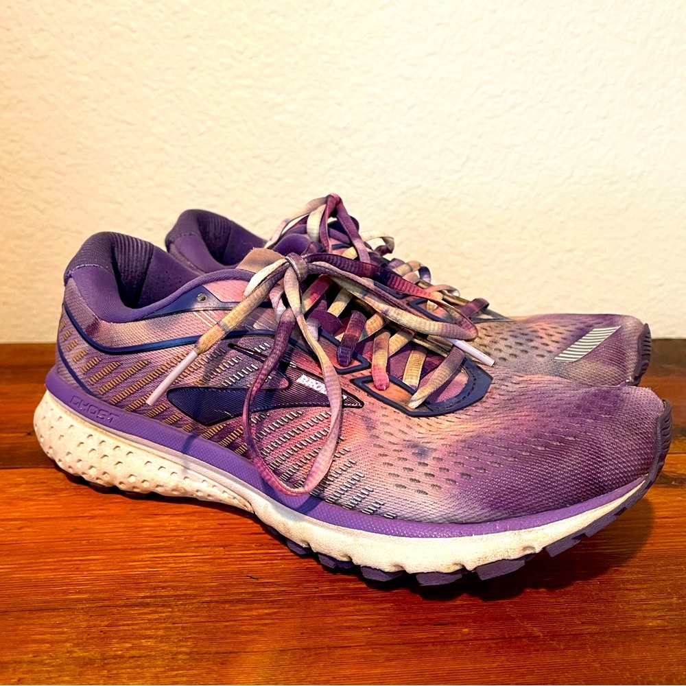 Women’s purple Brooks Ghost tennis shoes 8